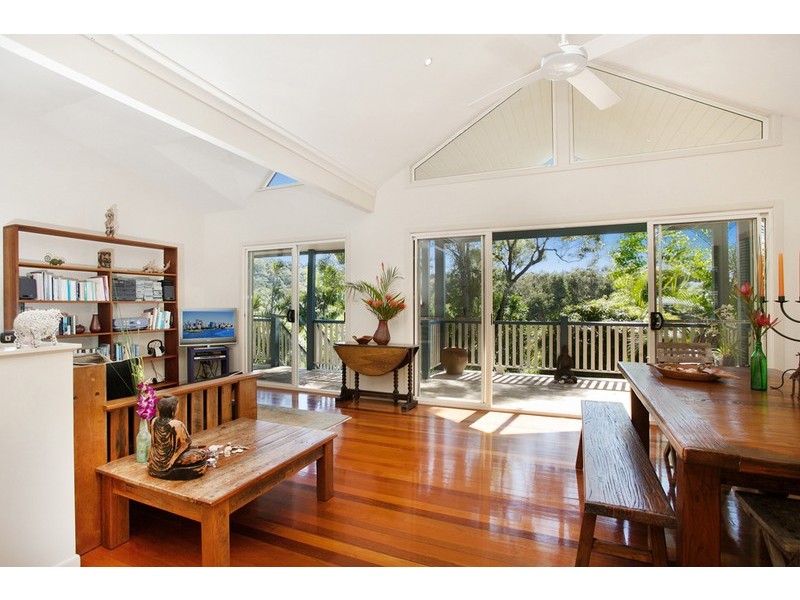 15 Bottlebrush Crescent, Suffolk Park NSW 2481