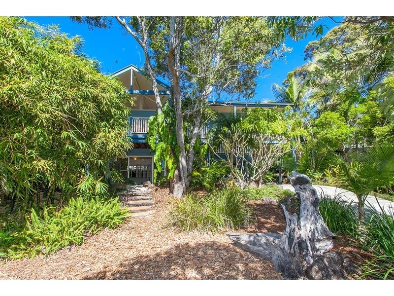 15 Bottlebrush Crescent, Suffolk Park NSW 2481