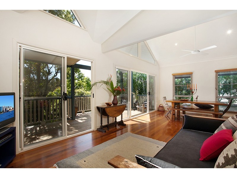 15 Bottlebrush Crescent, Suffolk Park NSW 2481