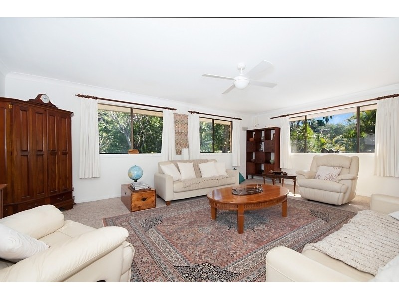 4 Wirree Drive, Ocean Shores NSW 2483