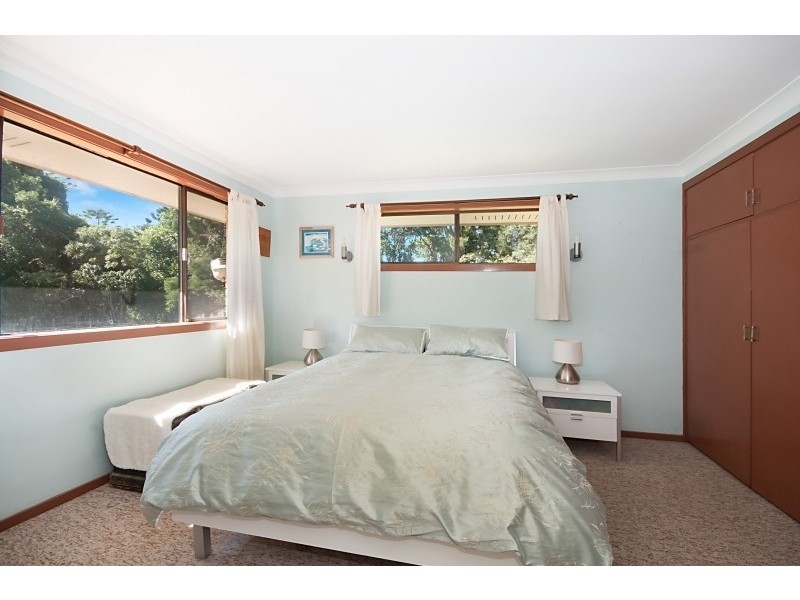 4 Wirree Drive, Ocean Shores NSW 2483