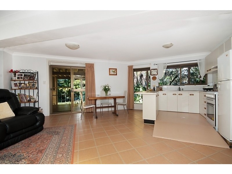 4 Wirree Drive, Ocean Shores NSW 2483