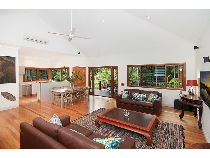 1 Plantation Drive, Ewingsdale NSW 2481