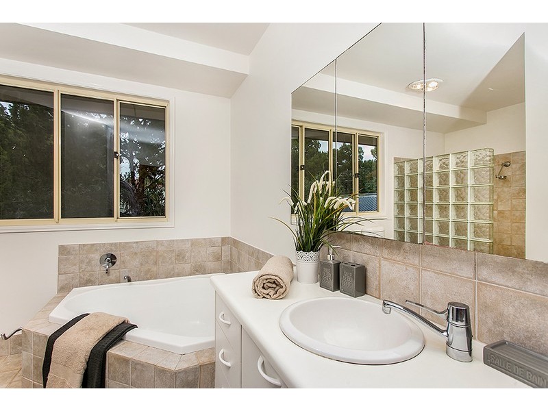 2/2B Kalemajere Drive, Suffolk Park NSW 2481