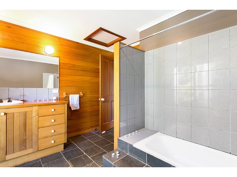 142 Parkway Drive, Ewingsdale NSW 2481