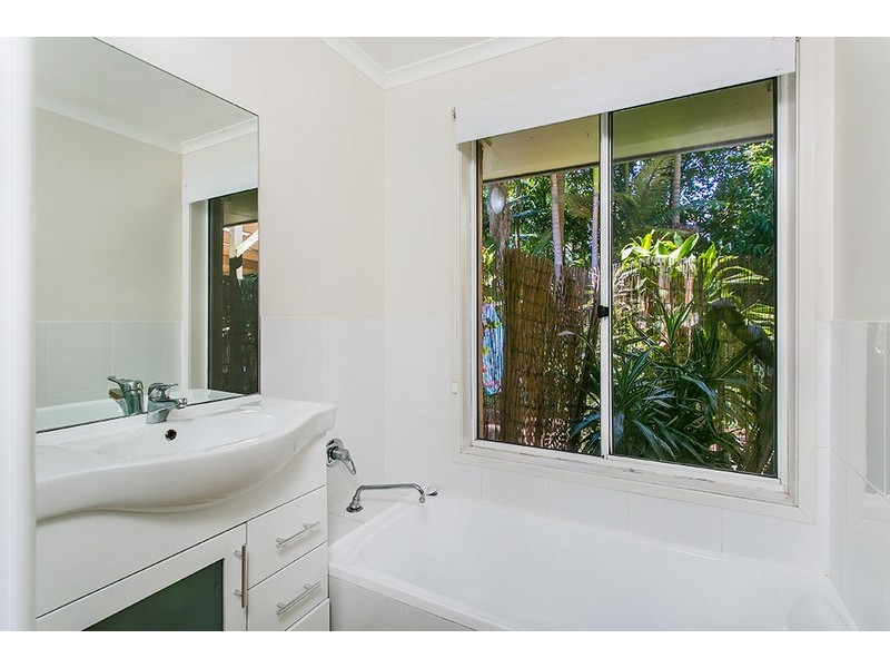 33 Plantation Drive, Ewingsdale NSW 2481