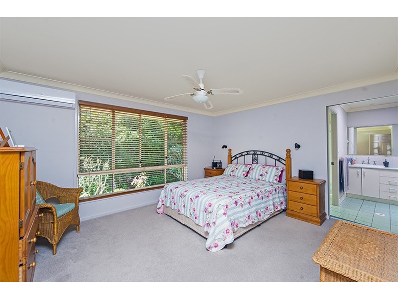 8 Hakea Crescent, Suffolk Park NSW 2481