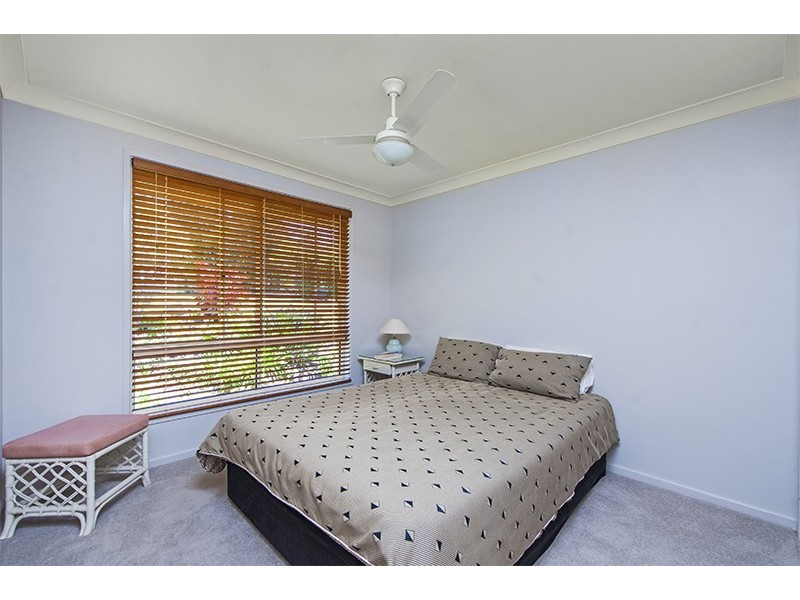 8 Hakea Crescent, Suffolk Park NSW 2481
