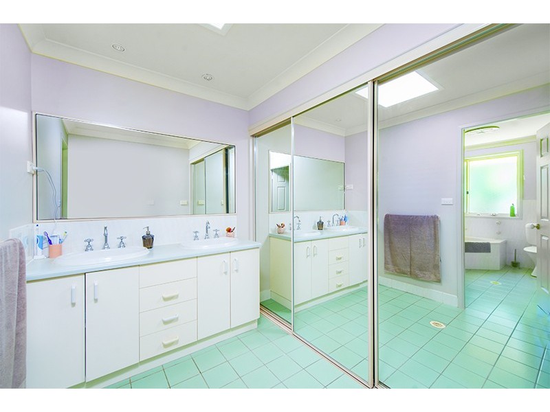 8 Hakea Crescent, Suffolk Park NSW 2481