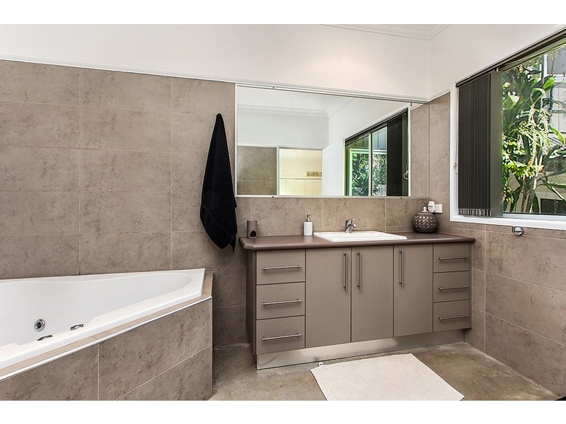 House 4 of 3 Sallywattle Drive, Suffolk Park NSW 2481