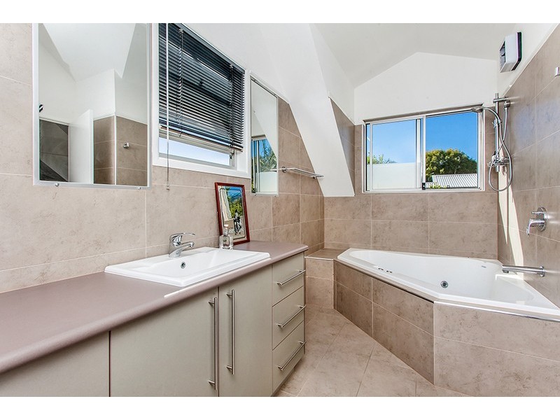 House 4 of 3 Sallywattle Drive, Suffolk Park NSW 2481