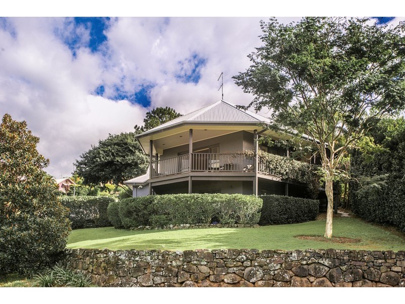 2 Barby Crescent, Bangalow NSW 2479
