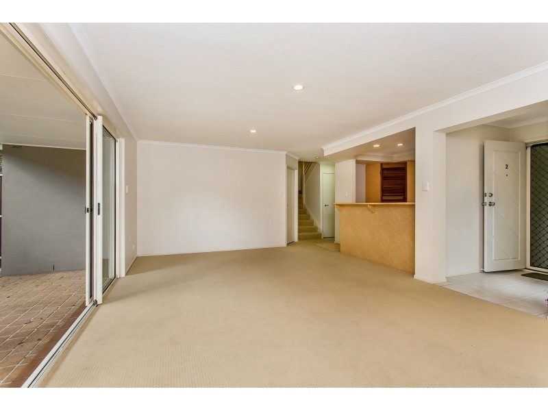 * Oceanside Place, Suffolk Park NSW 2481