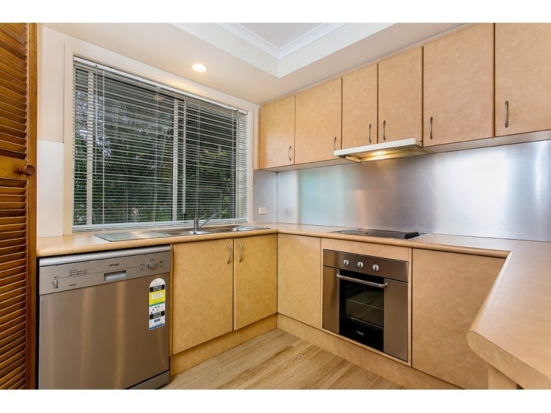 * Oceanside Place, Suffolk Park NSW 2481
