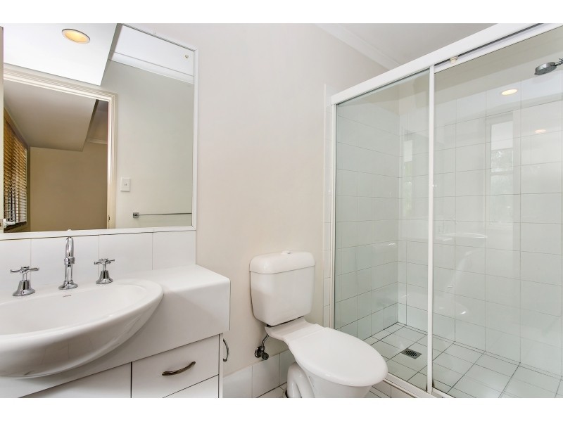 * Oceanside Place, Suffolk Park NSW 2481