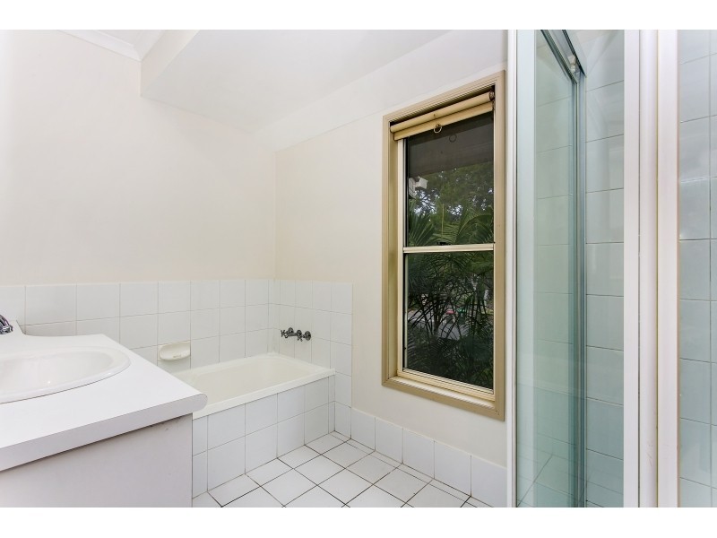 * Oceanside Place, Suffolk Park NSW 2481