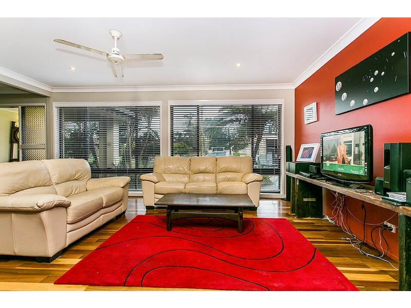 6 Terrara Court, Ocean Shores NSW 2483