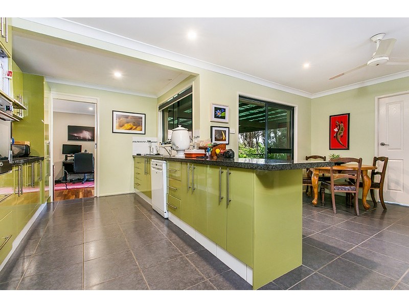 6 Terrara Court, Ocean Shores NSW 2483