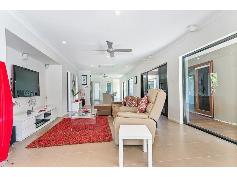 4 Saunders Court, Clifton Beach QLD 4879