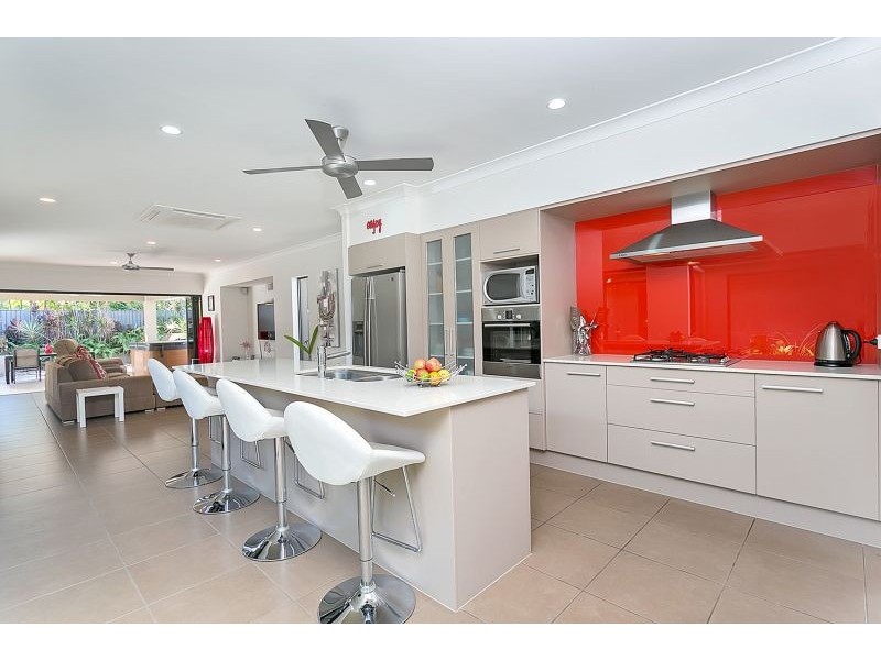 4 Saunders Court, Clifton Beach QLD 4879
