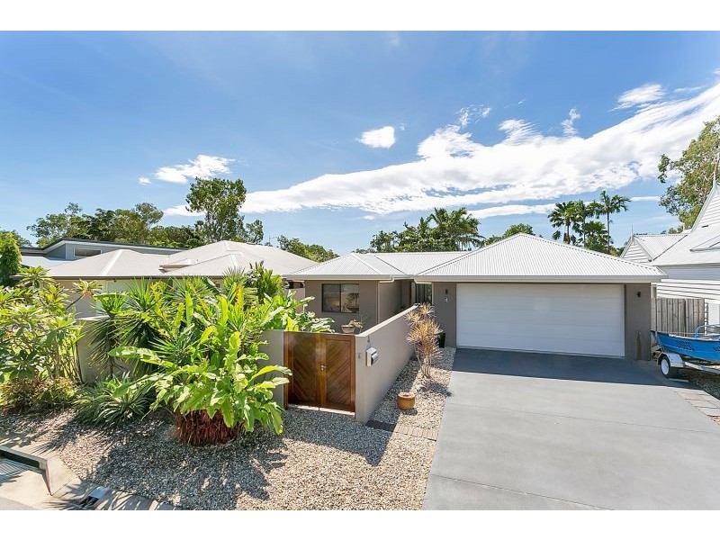 4 Saunders Court, Clifton Beach QLD 4879