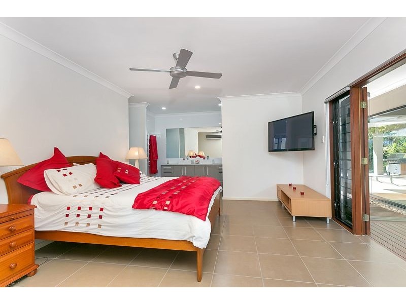 4 Saunders Court, Clifton Beach QLD 4879