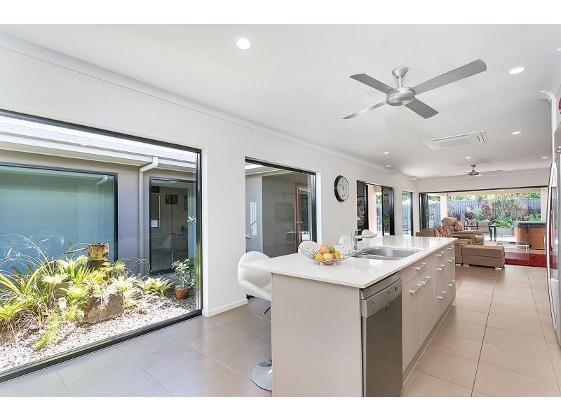 4 Saunders Court, Clifton Beach QLD 4879