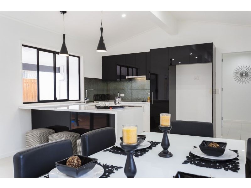 98 Harley Street, Strathdale VIC 3550