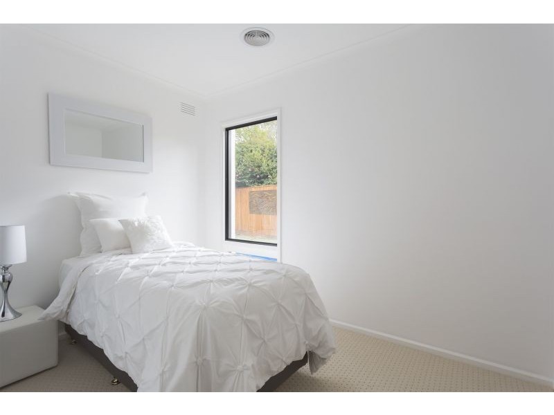 98 Harley Street, Strathdale VIC 3550