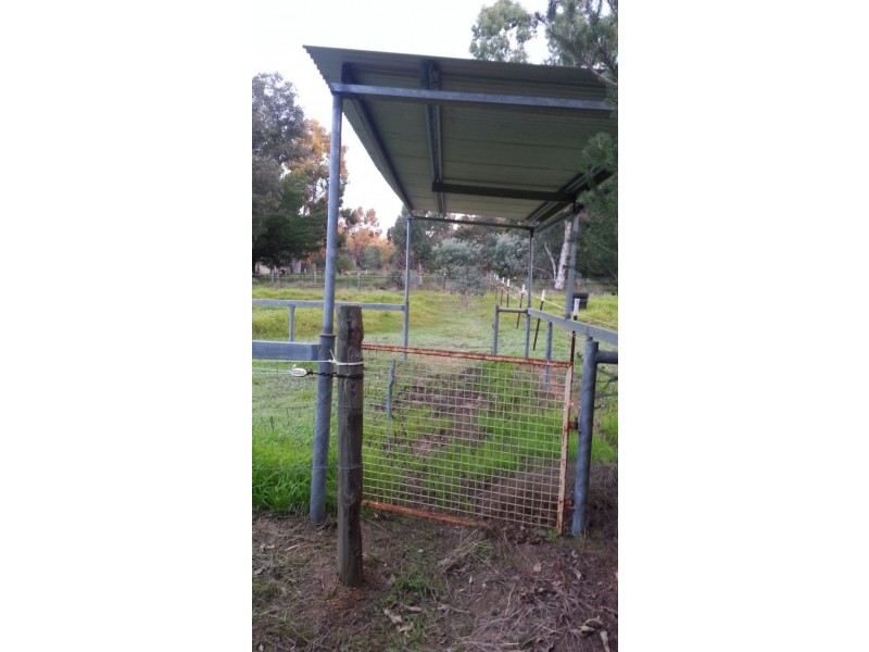 100 Leith Street, Chidlow WA 6556