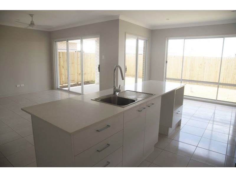 8 Auburn Street, Caloundra West QLD 4551