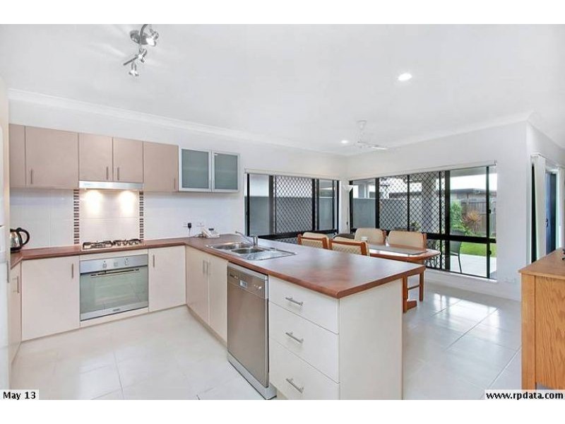 11 Flagstone Terrace, Smithfield QLD 4878