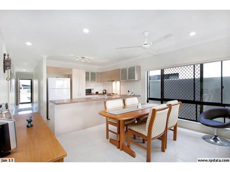 11 Flagstone Terrace, Smithfield QLD 4878