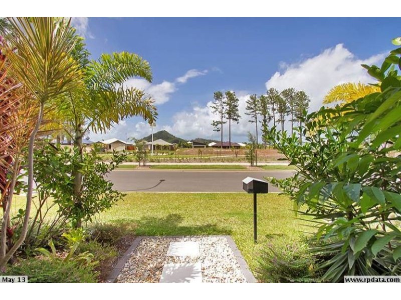 11 Flagstone Terrace, Smithfield QLD 4878