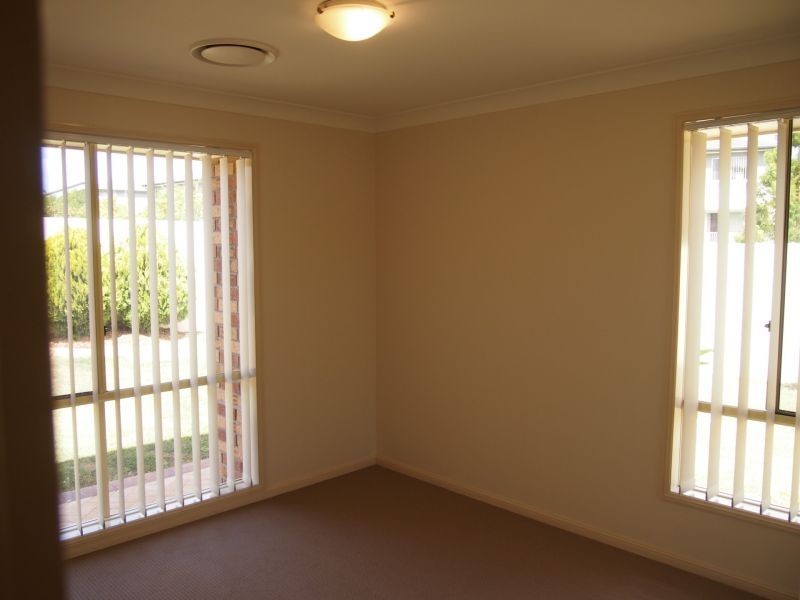 2 Belongil Street, Pacific Pines QLD 4211