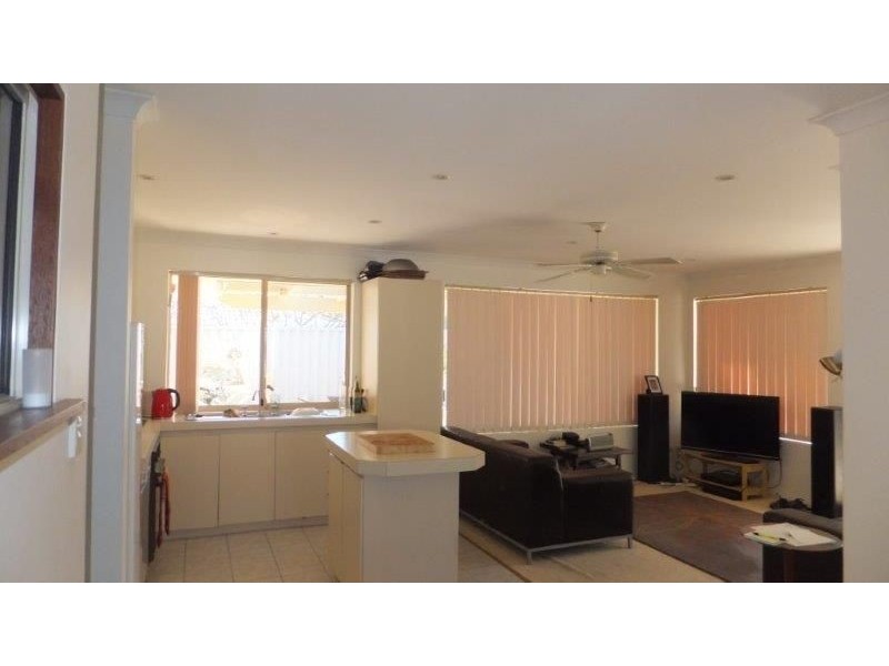 12 Shinners Green, Clarkson WA 6030