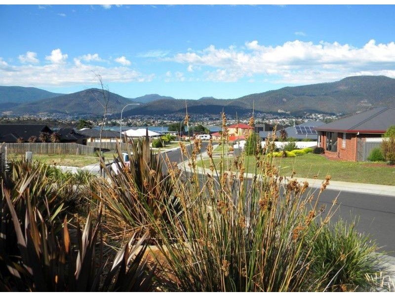 1/28 Henty Close, Old Beach TAS 7017