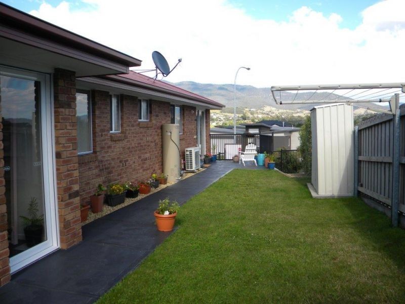 1/28 Henty Close, Old Beach TAS 7017