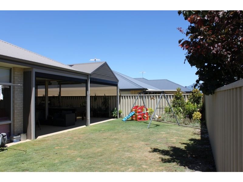 59 Kooljak Rd, Broadwater WA 6280