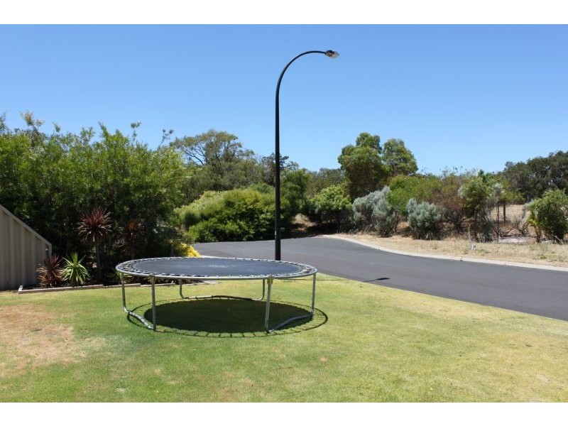 59 Kooljak Rd, Broadwater WA 6280