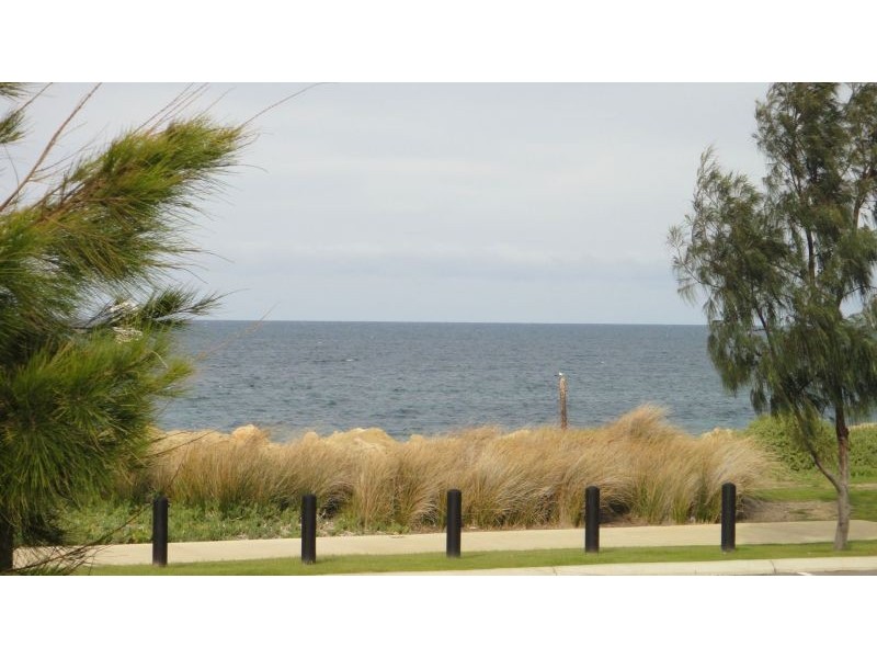 42 Socrates Parade, North Coogee WA 6163