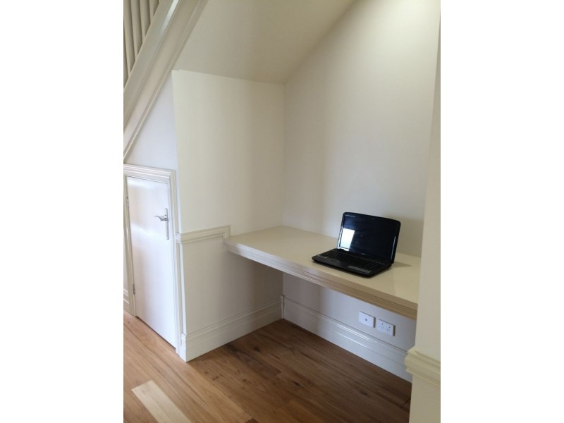 11 Barber St, Mayfield NSW 2304