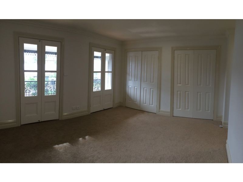 11 Barber St, Mayfield NSW 2304