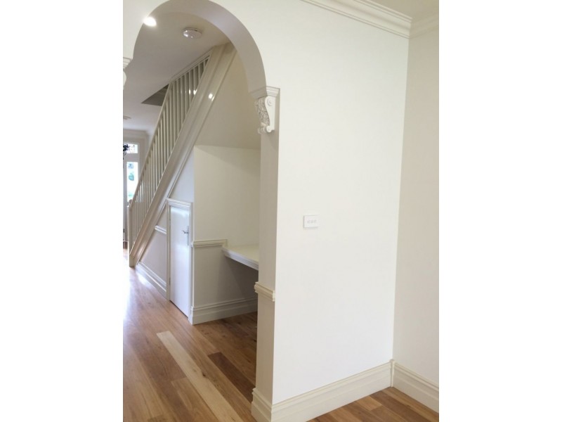 11 Barber St, Mayfield NSW 2304