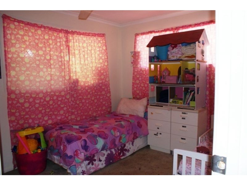 1 Bergomi Ct, Eagleby QLD 4207