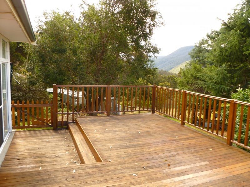 2 Valley Rd, Collinsvale TAS 7012