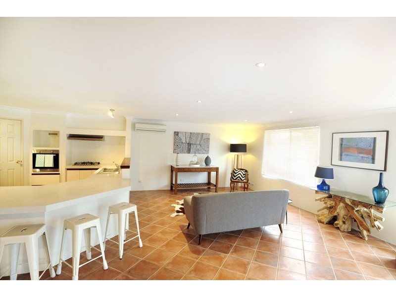 8 Cardiff Place, Warnbro WA 6169