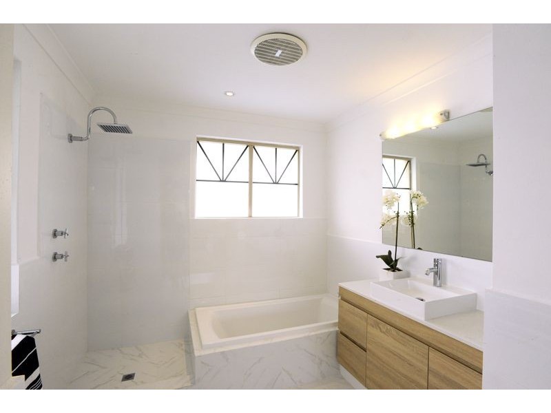 8 Cardiff Place, Warnbro WA 6169