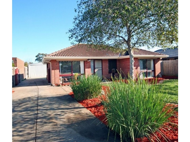 38 Lamont Crescent, Cranbourne VIC 3977