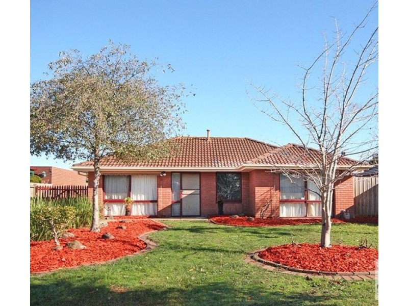 38 Lamont Crescent, Cranbourne VIC 3977